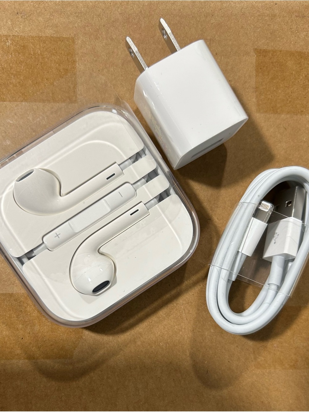 Apple White EarPods with Lightning Cable and USB Power Adapter